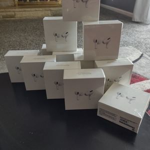 Air Pods Pro w Wireless Charging Case & Case